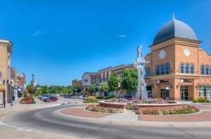 Shadow Lake Shopping Center         